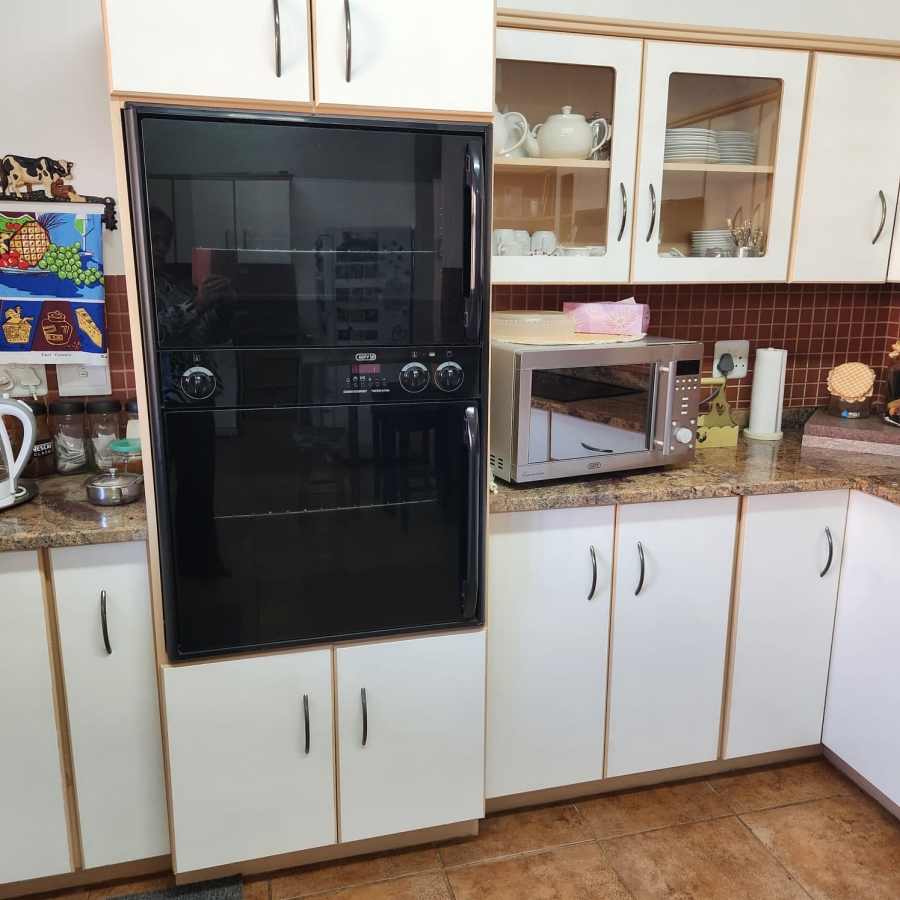 3 Bedroom Property for Sale in Stilbaai Wes Western Cape